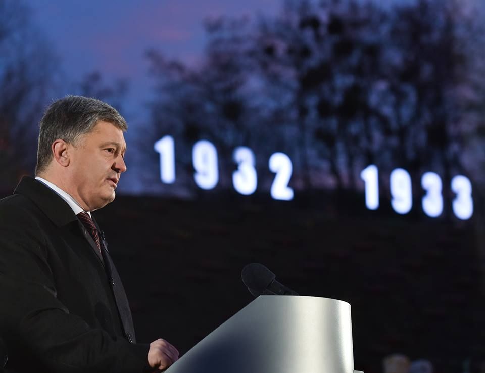 Порошенко звинувачує Москву у приховуванні факту Голодомору