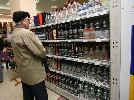 Градус підвищується: Кабмін суттєво підняв ціни на спиртне