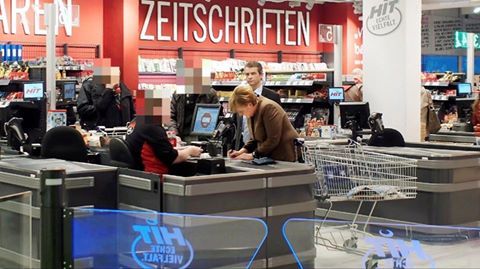 Ангела Меркель сходила за покупками на Різдво у звичайний супермаркет
