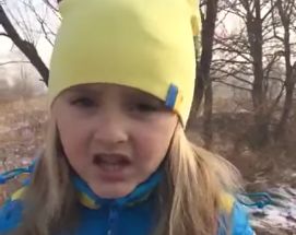 5-річна дівчинка попереджає ворогів: З могил тут мертві можуть встати, щоб Україну захищати (відео)