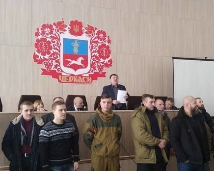 На сесії Черкаської міськради побилися депутати і активісти (відео)