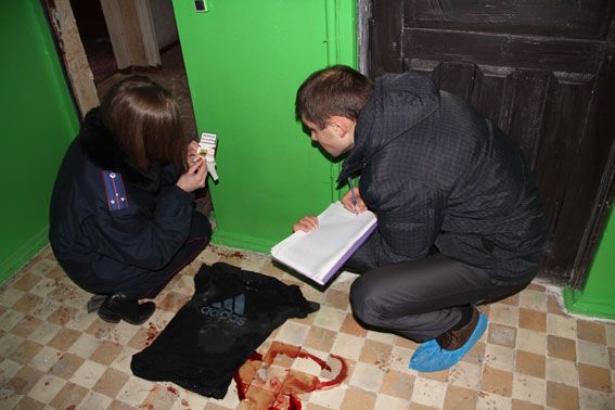 У Чернігові кинули гранату під ноги спецпризначенцям поліції (фото)