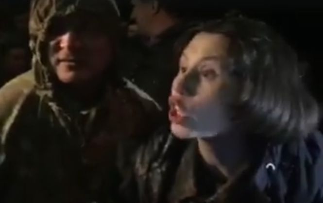 Тетяну Чорновол учасники блокади закидали яйцями та дали ляпаса (відео)