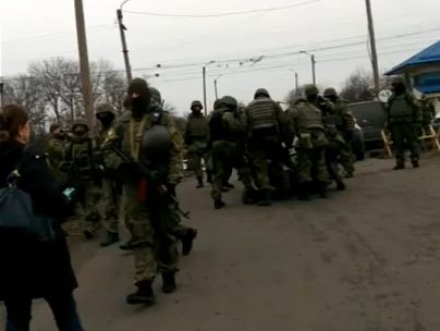 СБУ повідомила про затримання 43 осіб зі зброєю біля Торецька (відео)