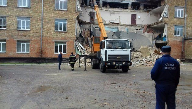 Школа у Василькові не підлягає відновленню після обвалу стіни