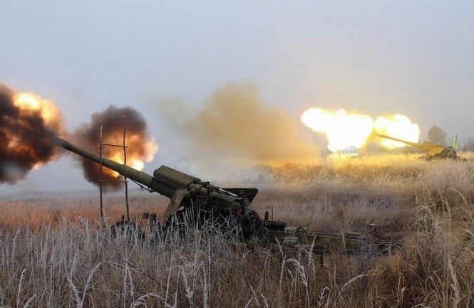 Припинення вогню на Донбасі: Порошенко дав доручення генштабу, НАТО попросило Росію