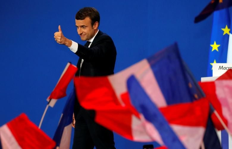 Макрон і Ле Пен пройшли до другого туру президентських виборів у Франції.