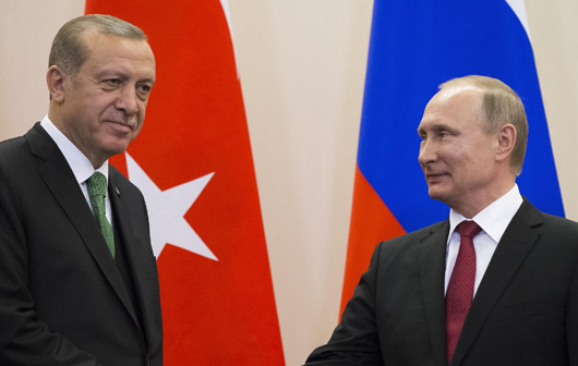Зустріч Путіна й Ердогана: дружбу відновили, але без турецьких помідорів і курортів
