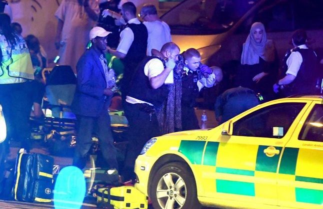 У Лондоні фургон в’їхав у юрбу мусульман: один загиблий