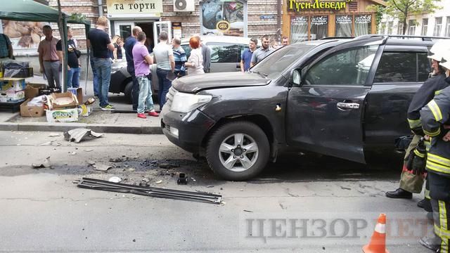 У центрі Києва підірвали джип із підприємцем з Севастополя (фото)