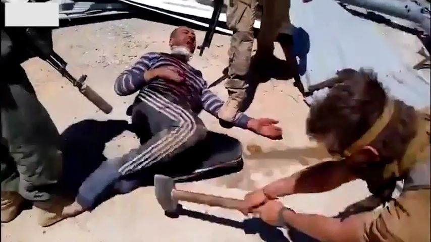 Російські військові в Сирії закатували полоненого ударами кувалди, іншому відрізали голову (фото)