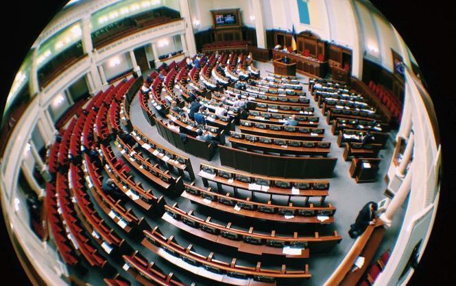 Депутати, не проголосувавши низку реформ, розійшлися на канікули до вересня