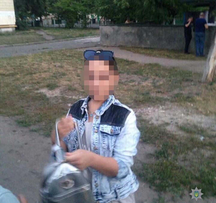 У Києві затримали сутенерів за примушування до проституції 15-річної (фото)