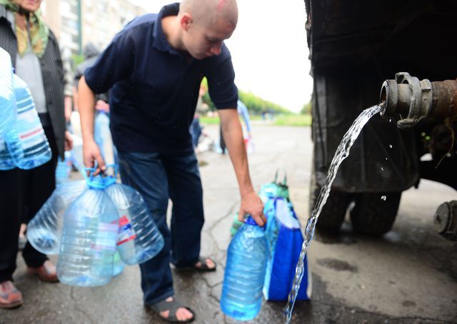 На Луганщині 40 тисяч людей залишилось без питної води через знеструмлення водоканалів