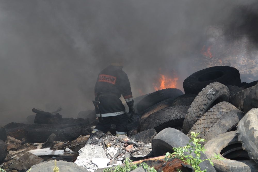 В Одесі сталася пожежа на заводі «Краян» (відео)