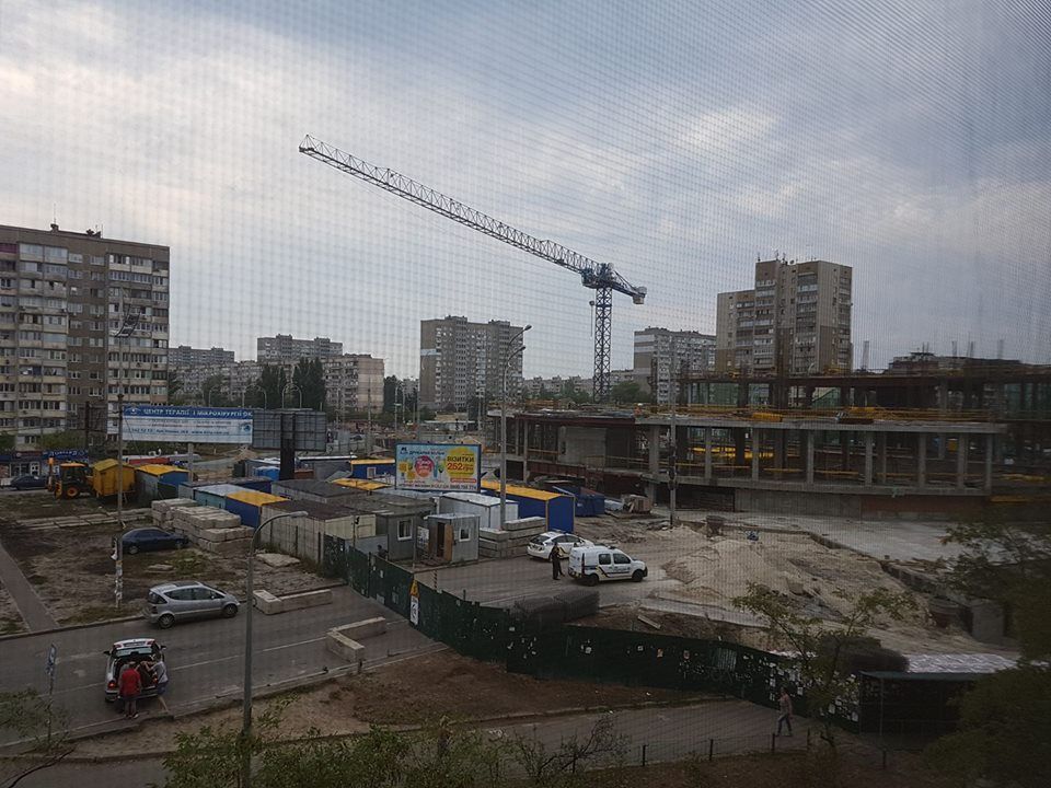 У Київі загинув робітник на скандальному будівництві над станцією "Герої Дніпра"
