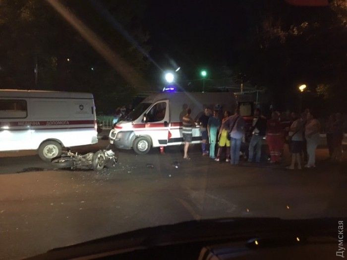 В Одесі псевдо-СБУшник збив мотоциклістку та протаранив три автівки