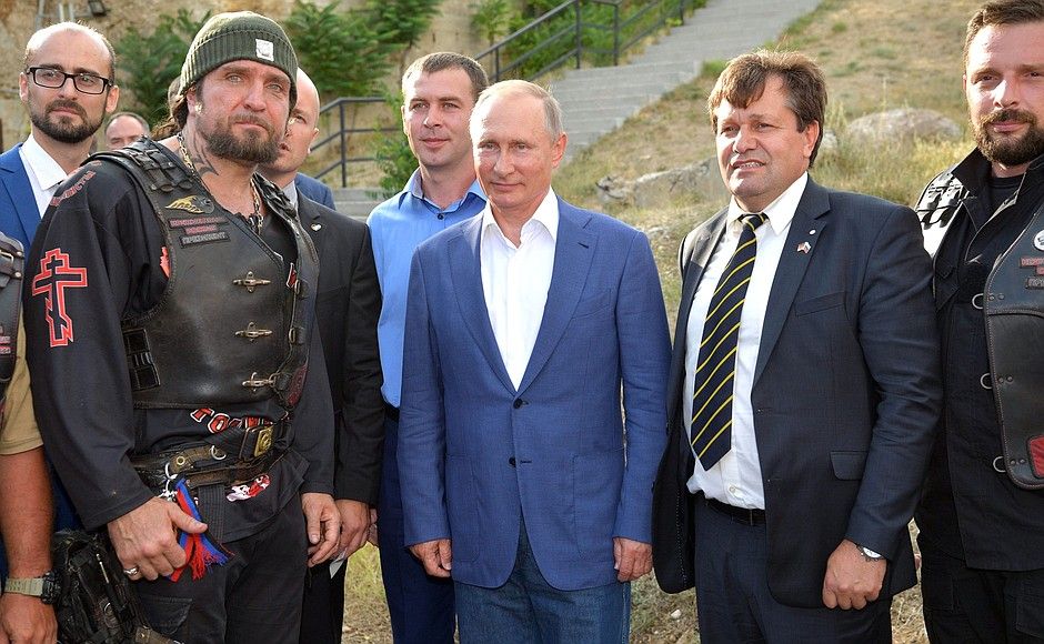 Путін з Медведєвим прибули до окупованого Севастополя (фото)