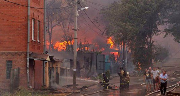У центрі Ростова-на-Дону пожежа знищила 118 будинків (фото, відео)