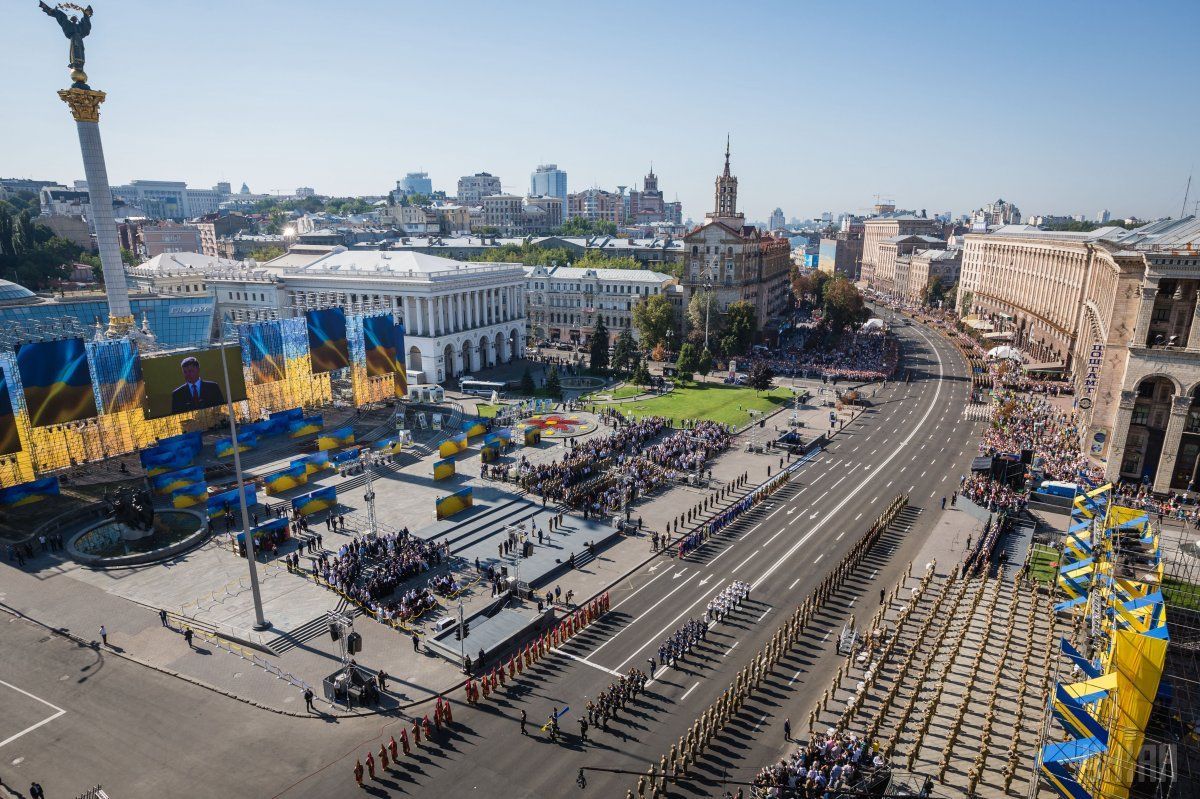 На Хрещатику готуються до святкування Дня Незалежності України