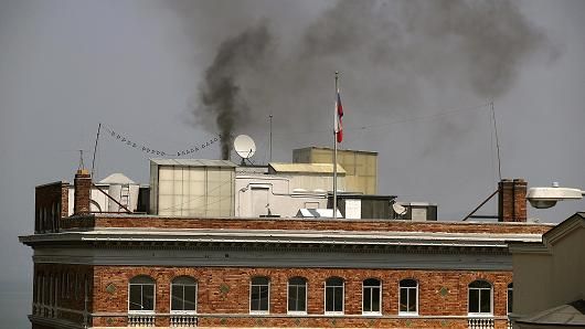 На території представництв Росії в Сан-Франциско та Вашингтоні був дим від вогнищ (фото, відео)