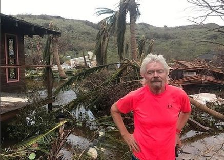 Мільярдер Річард Бренсон ховався від урагану «Ірма» у винному погребі (відео)