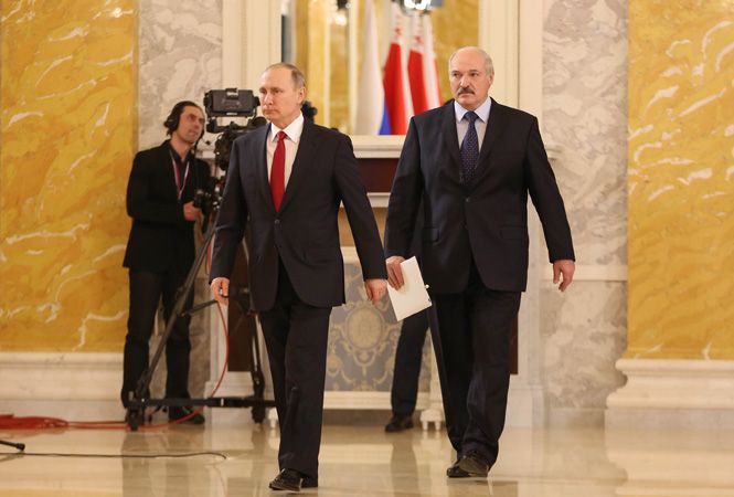 Турчинов: Лукашенко скасував візит в Москву через поведінку російських військових