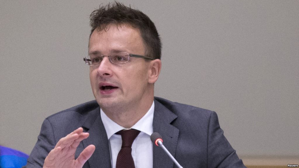 Міністр закордонних справ Угорщини погрожує санкціями Україні через закон про освіту
