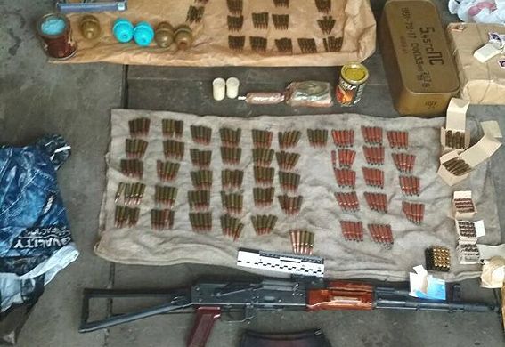 У Києві знайшли схрон зі зброєю та вибухівкою: СБУ запевняє, що її могли використати на мітингах