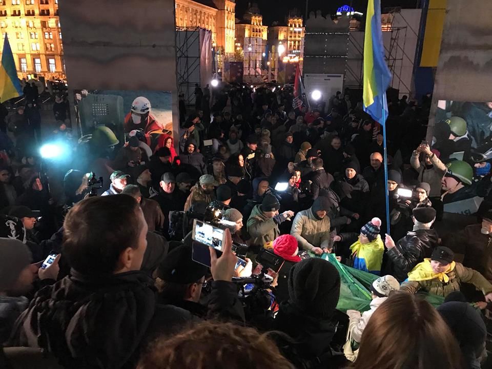 На Майдані Незалежності у Києві встановили два намети КУПР