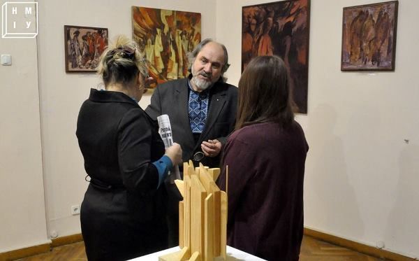 Валерій Франчук відкрив три виставки живописних робіт на тему Голодомору (фото)