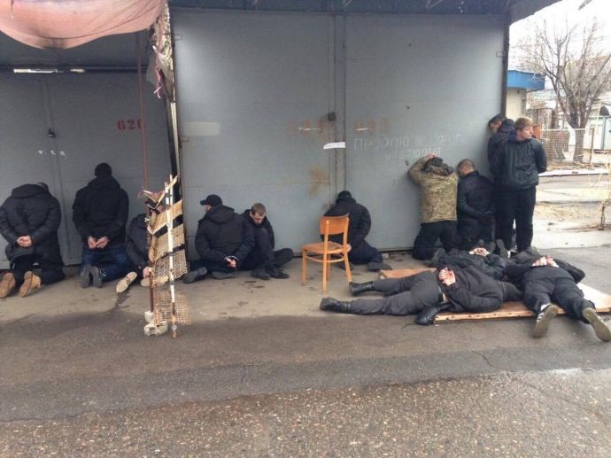 У Миколаєві банда з гранатами захопила ринок: Поліція пішла на штурм