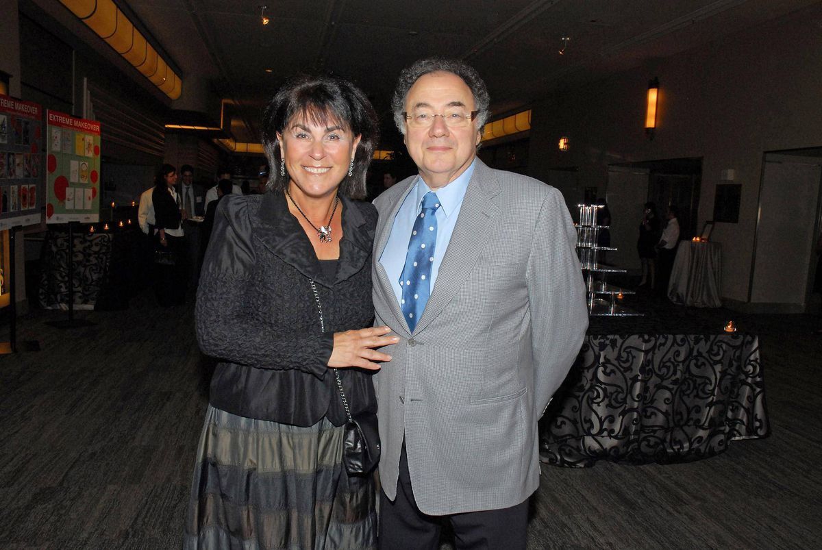 Мільярдер Баррі Шерман із дружиною знайдені мертвими у Торонто