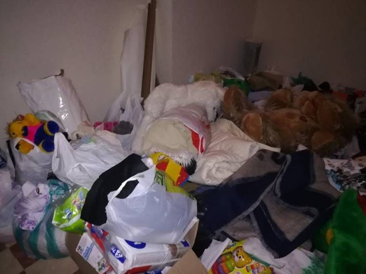 У Полтаві викинули на смітник допомогу для дітей зі школи-інтернату (фото)