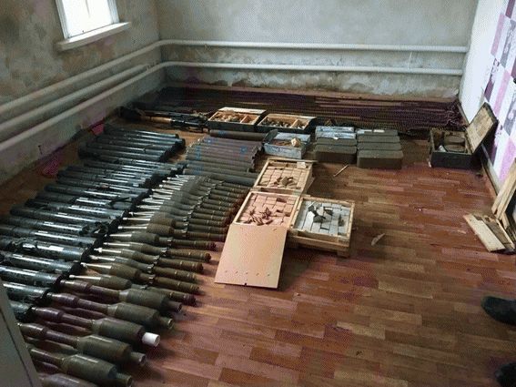 На Луганщині вилучили арсенал зброї в хаті пенсіонерки