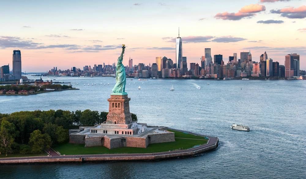 У Нью-Йорку закрили для відвідувачів статую Свободи