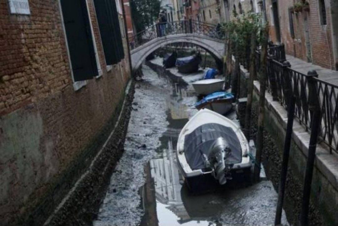 У Венеції обміліли славетні канали