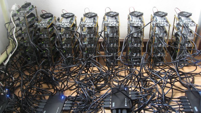 У Луцькому університеті вилучили обладнання для майнінгу криптовалюти