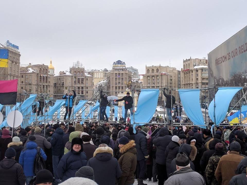 На Майдані прихильники Саакашвілі вимагають відставки Порошенка