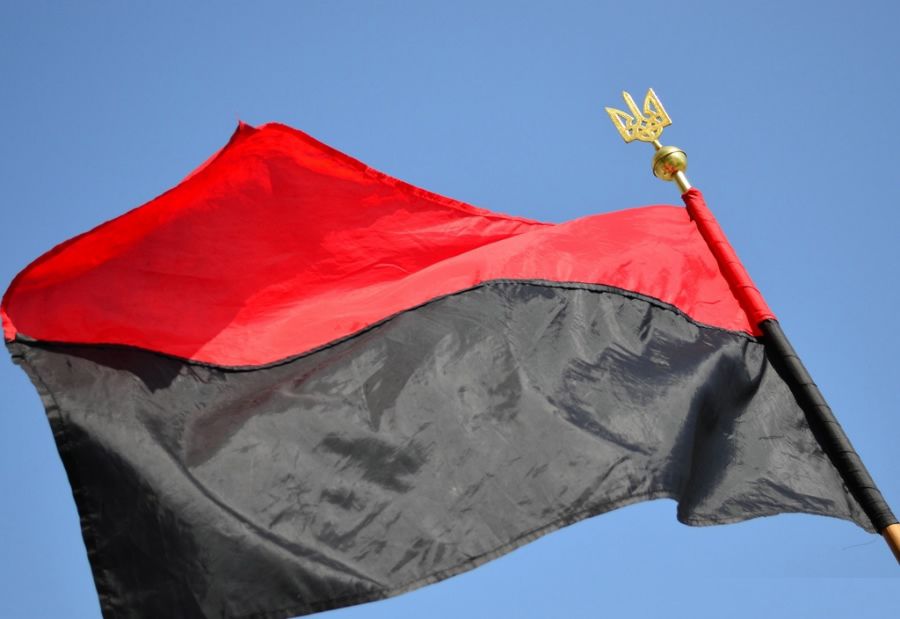 В Хмельницьку рекомендували вивішувати червоно-чорний прапор УПА на свята