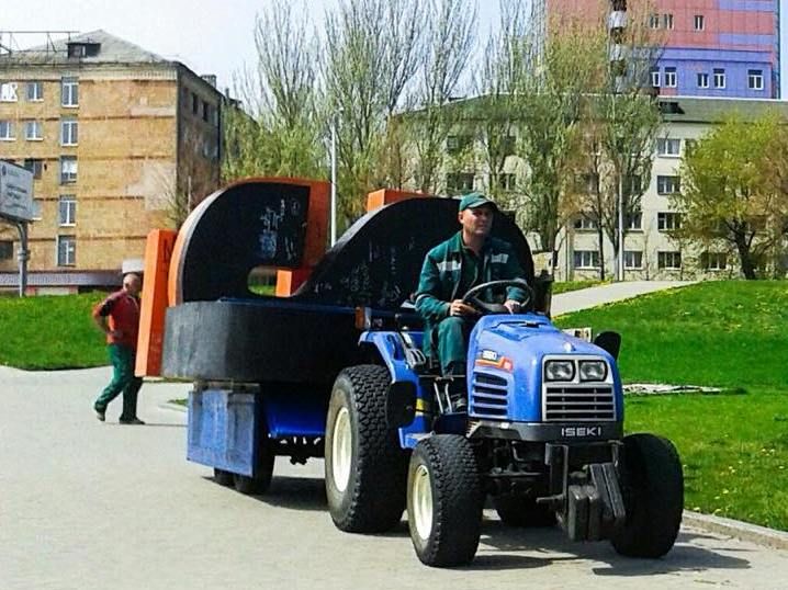 В Донецьку зникла стела для селфі ФК «Шахтар» біля Донбас-Арени