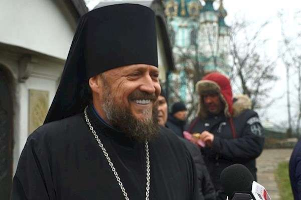 Настоятель «Десятинного монастиря» міг незаконно отримати паспорт України (документи)