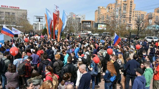 У Сибіру затримують учасників акції «Він нам не цар»