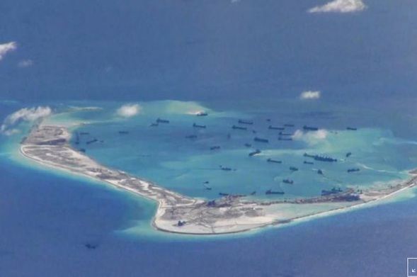 В Південно-Китайському морі вперше приземлились бомбардувальники КНР