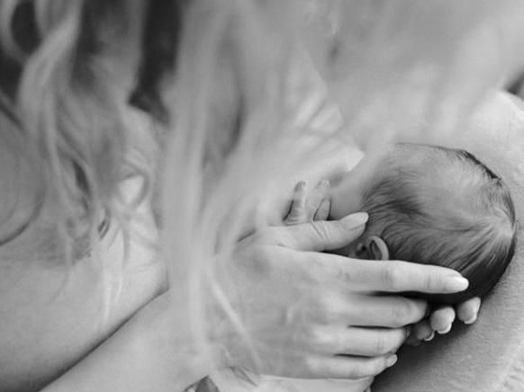 Світлана Лобода показала фото новонародженої доньки