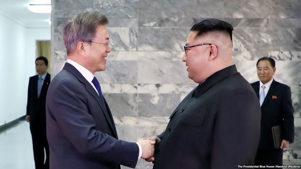 Лідери КНДР і Південної Кореї зустрілися через Трампа