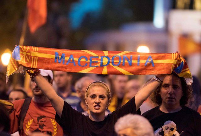 Народ Македонії збунтувався проти нової назви країни (фото)