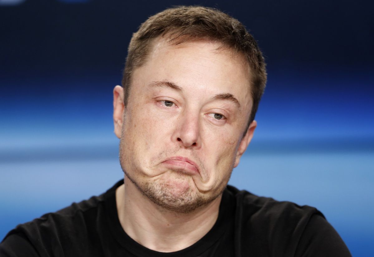 Глава Tesla Ілон Маск потрапив у скандал через кухлі з єдинорогом