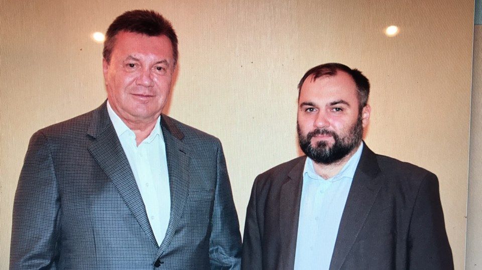 Призначений судом адвокат Януковича зустрівся з ним у Росії: «Я був під враженням» (фото)