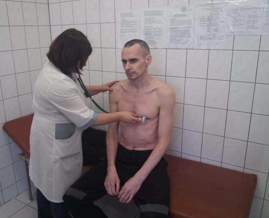 Олег Сенцов припинив голодування - тюремники (оновлено)
